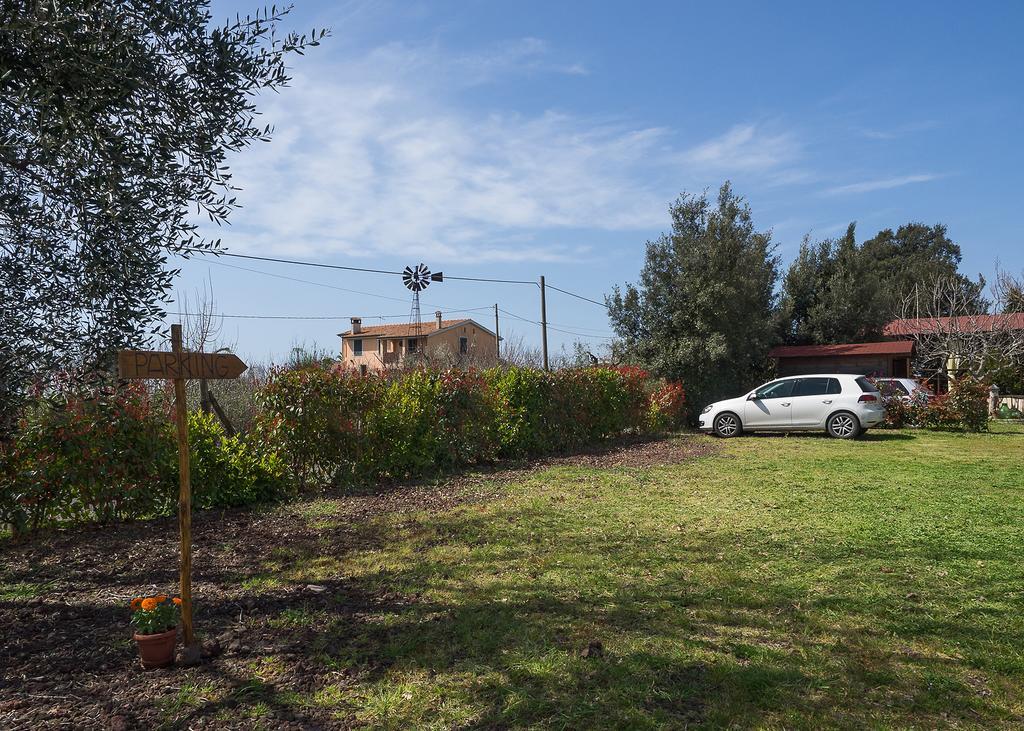B&B Corte Degli Struzzi Pescia Romana Buitenkant foto