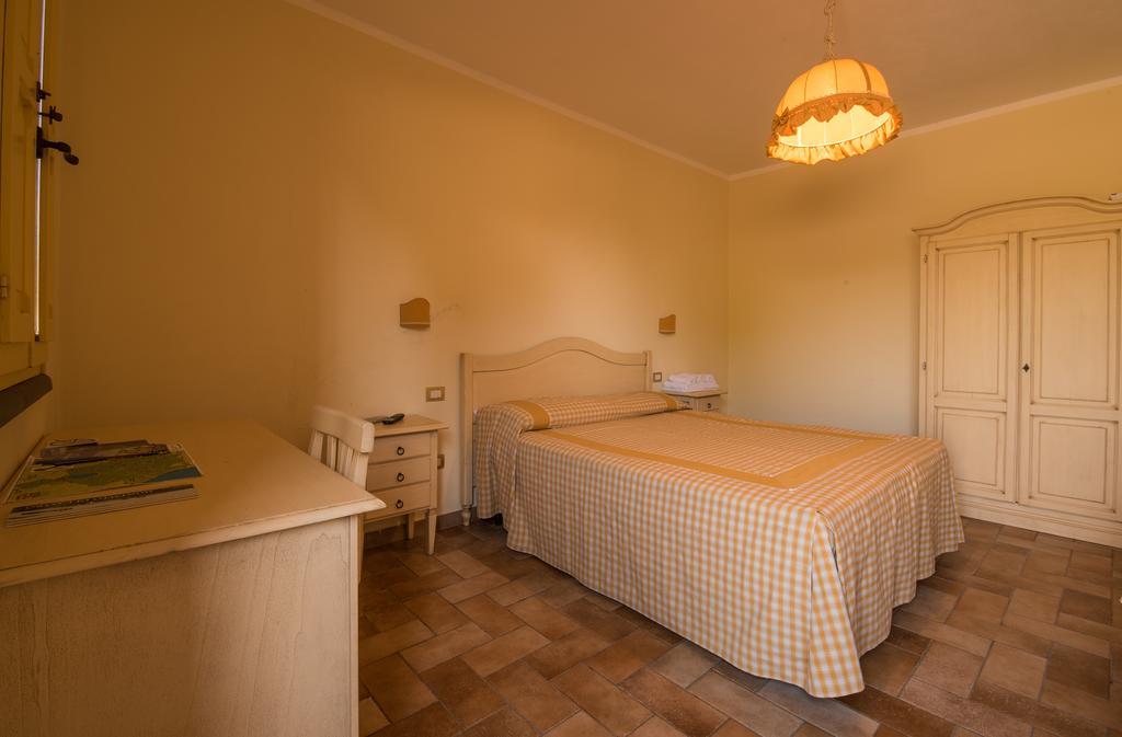 B&B Corte Degli Struzzi Pescia Romana Buitenkant foto